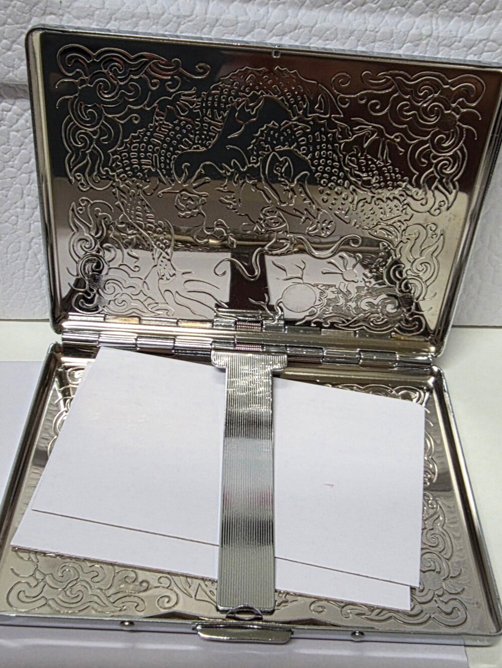 Dragon Theme Embossed Stainless Steel Card Holder - Picture 12 of 15